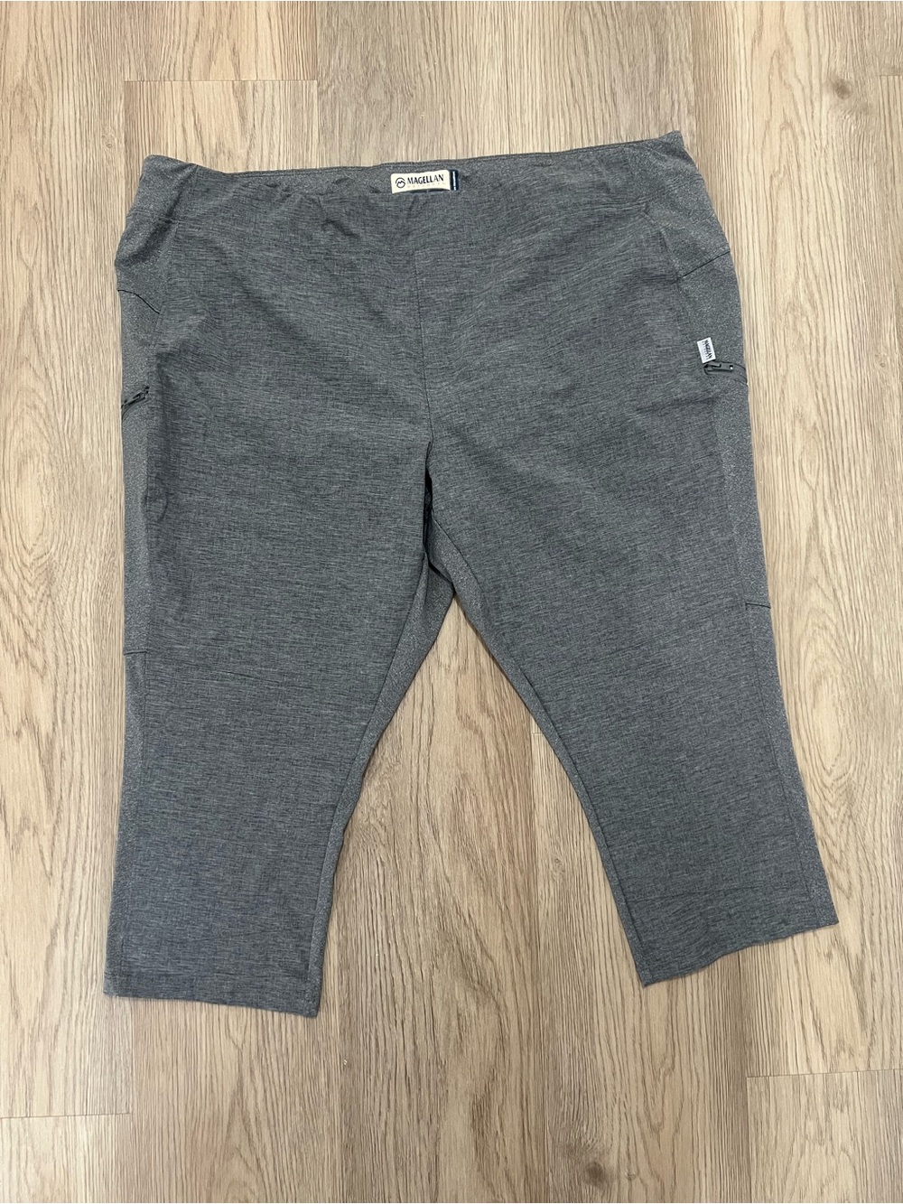 Magellan Outdoors Gray Moisture Wicking Capri Hiking Pants Size 2X